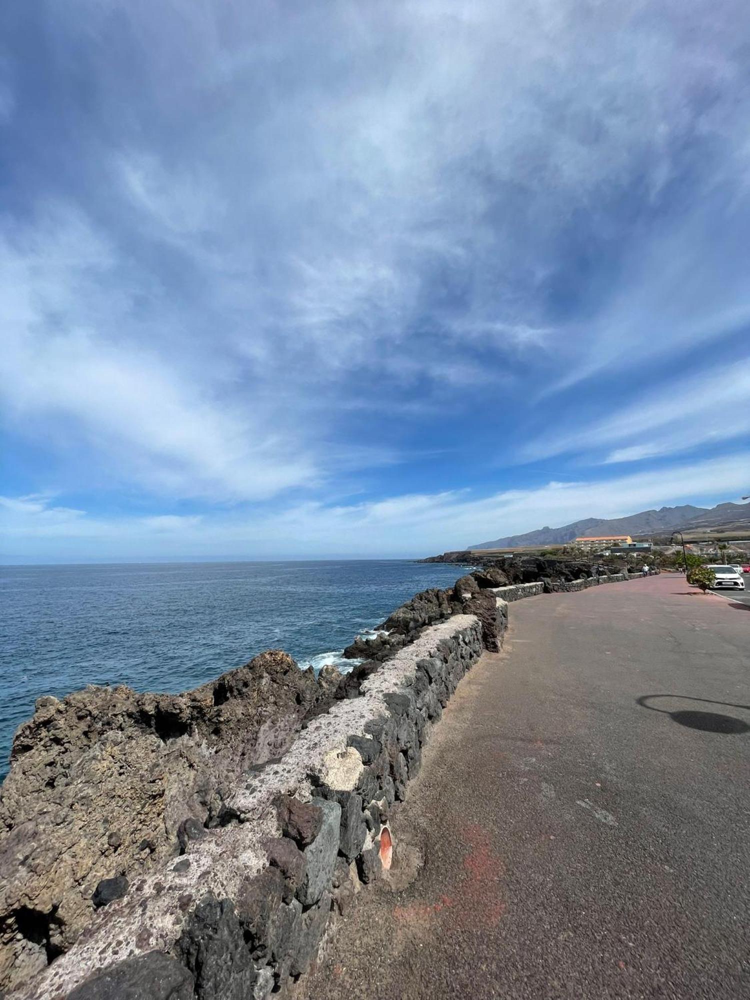 Seaside Paradise - 2 Bedroom Apartment With Ocean Views & Air Conditioning In Playa San Juan Kültér fotó