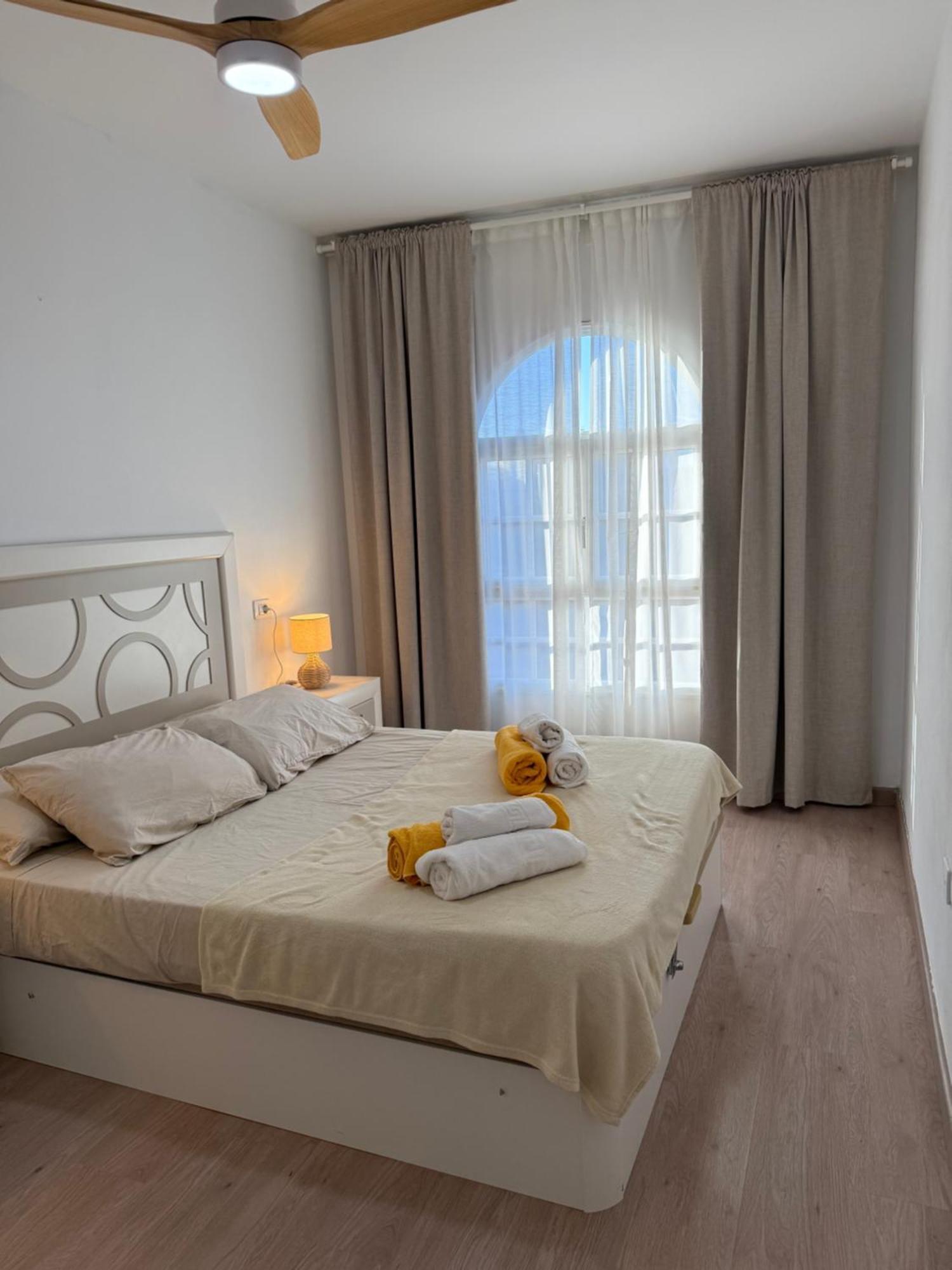 Seaside Paradise - 2 Bedroom Apartment With Ocean Views & Air Conditioning In Playa San Juan Kültér fotó